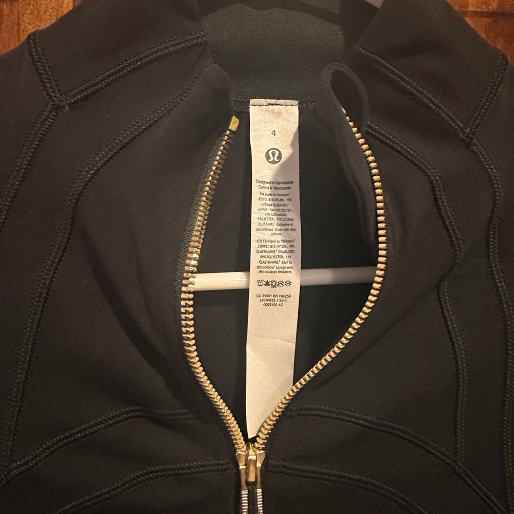 BNWT Lululemon Define *Nulu Jacket. Black + Gold Zippers sz 4 - Picture 8 of 13